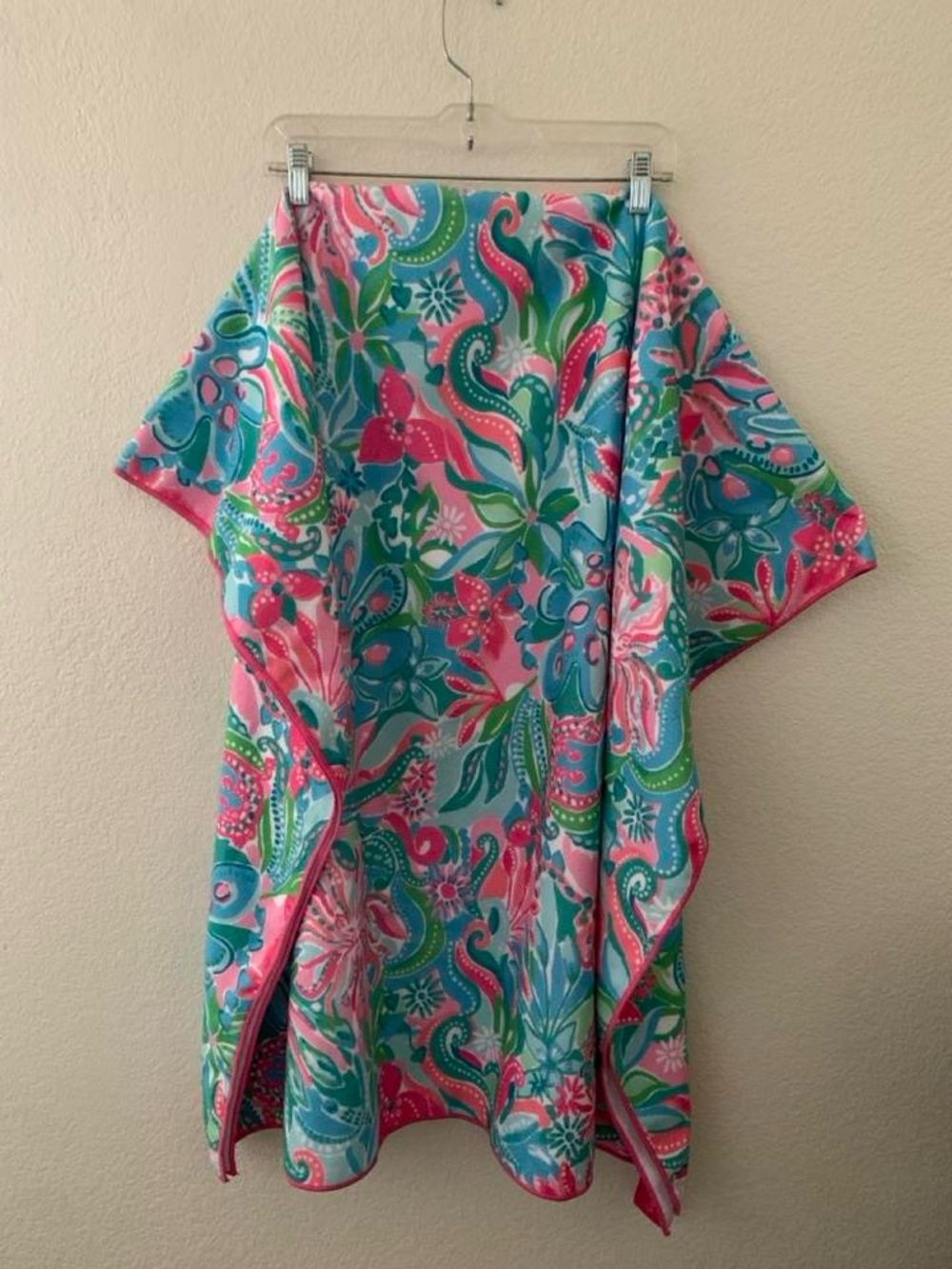 Lilly Pulitzer Microfiber Beach Towel Pink Green Paisley Floral